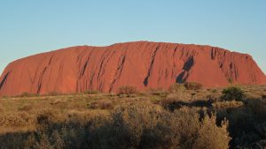 Vid STORA stenen i Australien var det Plus 33 grader
